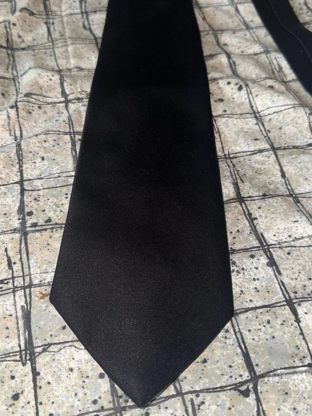 Geoffrey Beene Men's Black Satin Tie